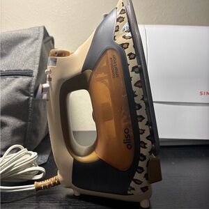 Oliso x Mimi G Leopard Print Smart Iron